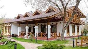 «Derby Village» қала сыртындағы клубы